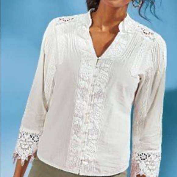 Soft Surroundings Tops - Soft Surroundings EUC Cream Lace Accent Top Medium